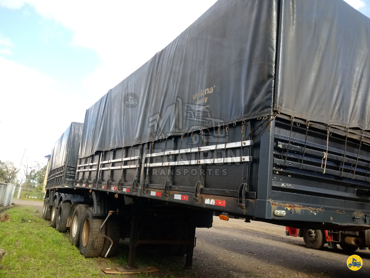CARRETA BITREM 9 EIXOS GRANELEIRO Megatron Transportes SANTO ANTONIO DO SUDOESTE PARANÁ PR